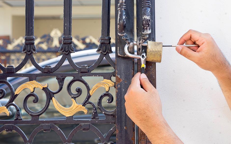comment changer une serrure de porte d'entrée Pontoise